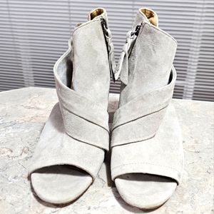 Splendid Peep Toe Block Heels in Silver Suede Sz 8